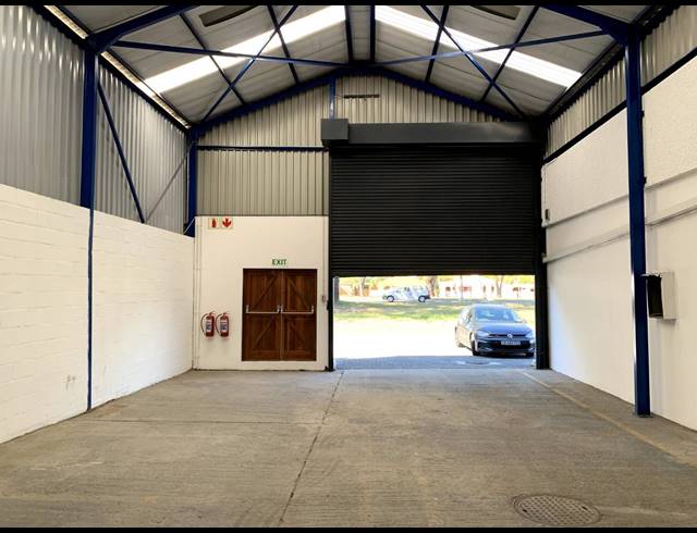 1,704M² FACTORY TO LET IN BEACONVALE